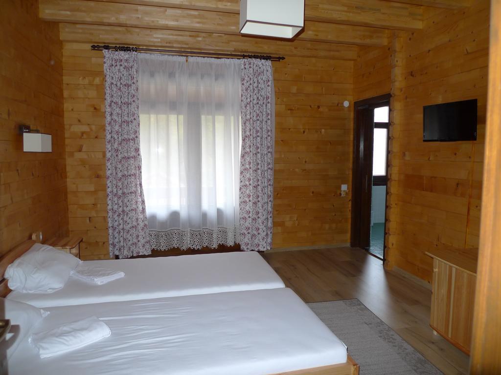 Pensiunea Mihaiu Sasului Vîrciorog Exterior foto